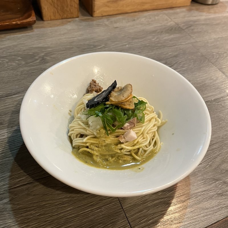 カキペーストの燻製和え玉(ラァメン コハク)