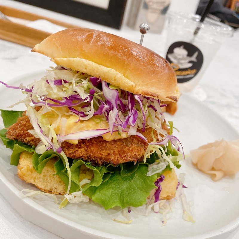 絶品サメバーガー(Pescarico Fish Burger and Coffee Shibuya)