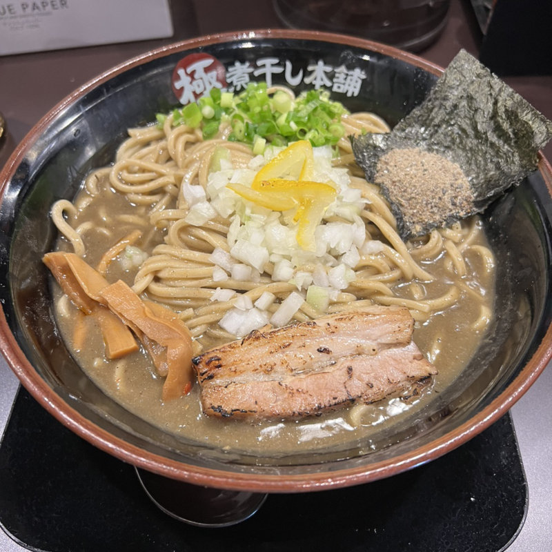 (極煮干し本舗 弘前店)