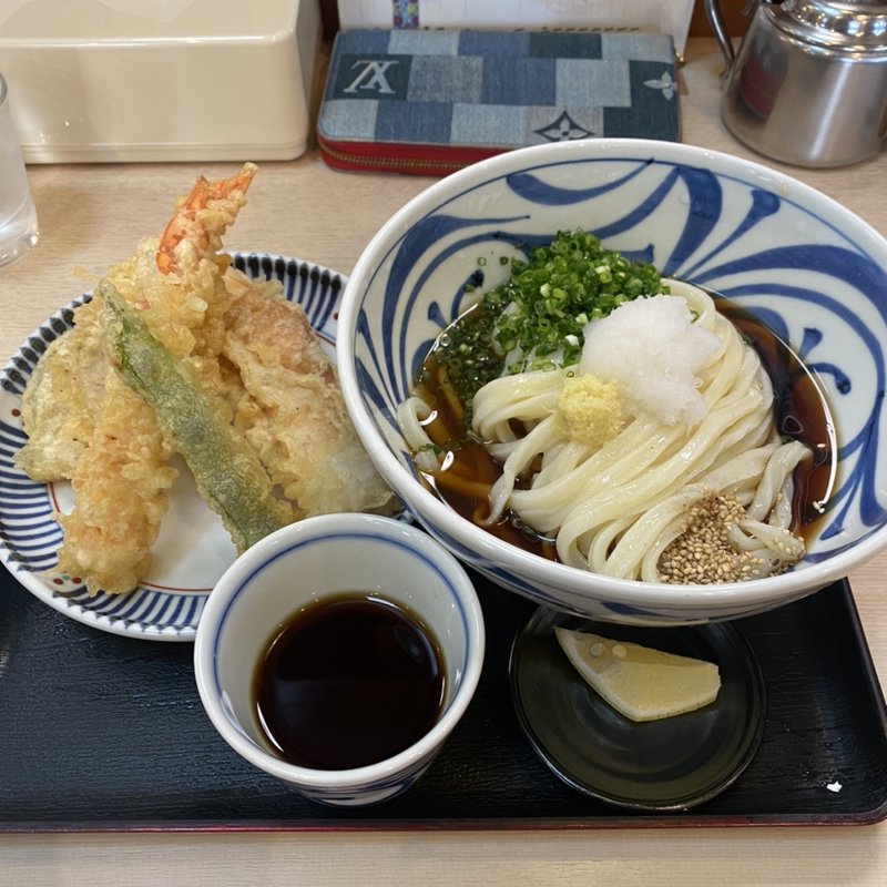 (うどん屋 しろ )