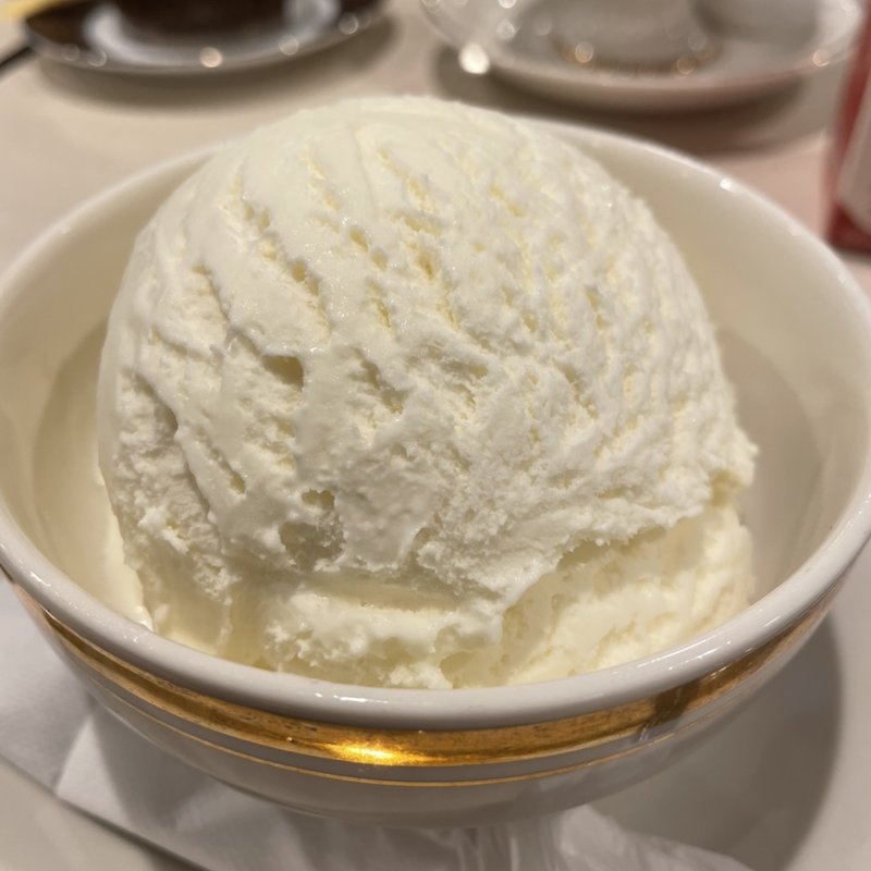 スノーロイヤル(雪印パーラー 本店)