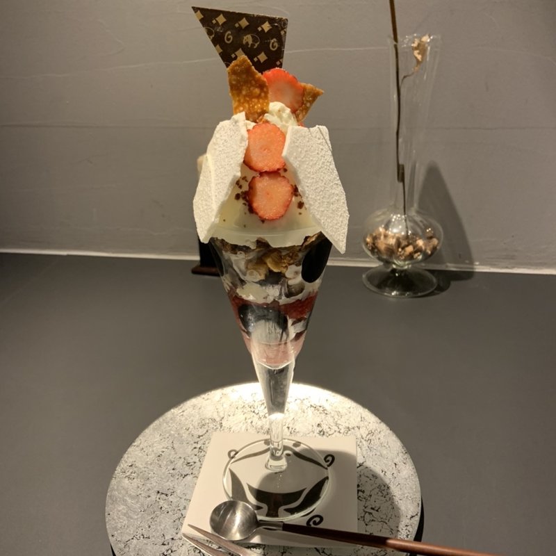 八剣山の冬(夜パフェ専門店モモブクロ)