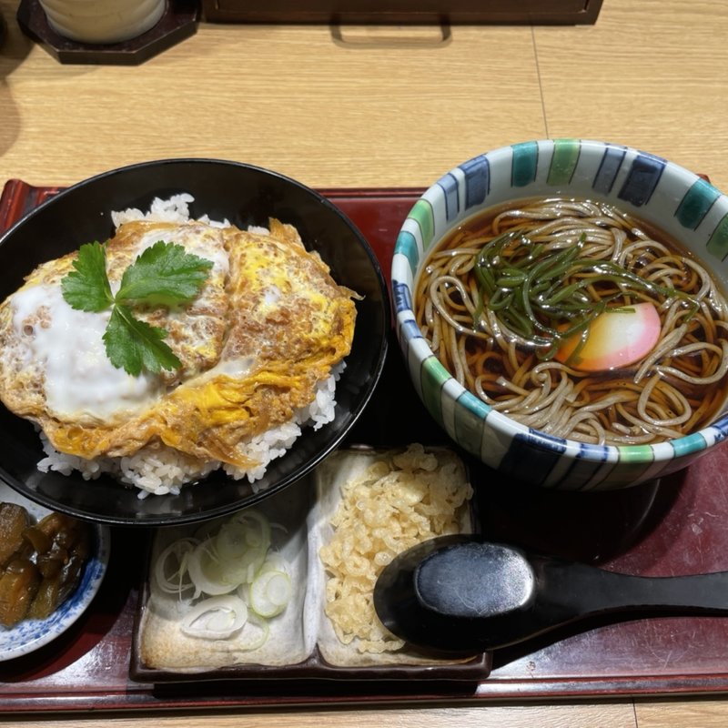 ごまそばとかつ丼のセット(北前そば高田屋 烏山店)