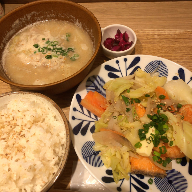 北海道膳(こめらく Food & Time Isetan Yokohama店)
