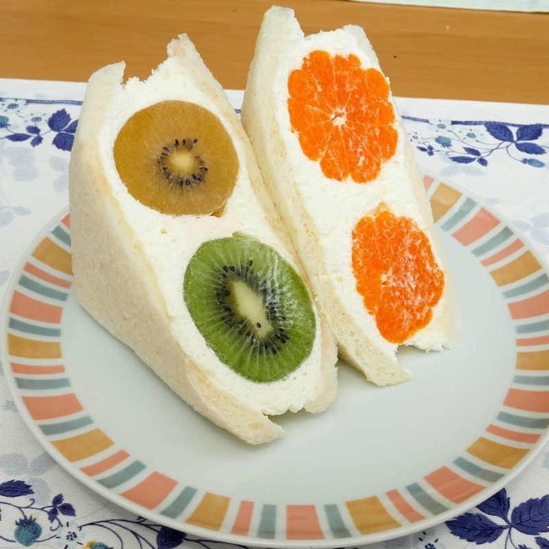 キウイフルーツサンド(8010 （パレット）)