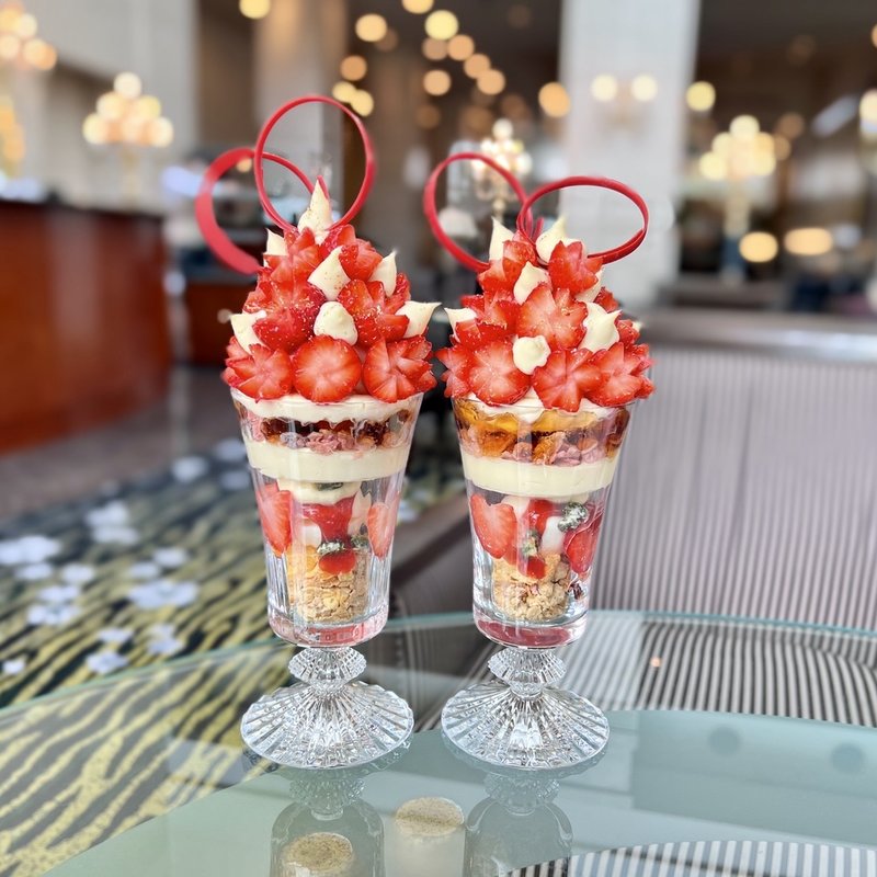 あまおういちごパフェ(ウェスティンホテル大阪 ロビーラウンジ )