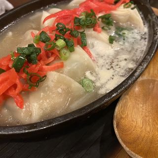 豚骨スープ餃子(神田餃子居酒屋WARASHIBE GYOZA)