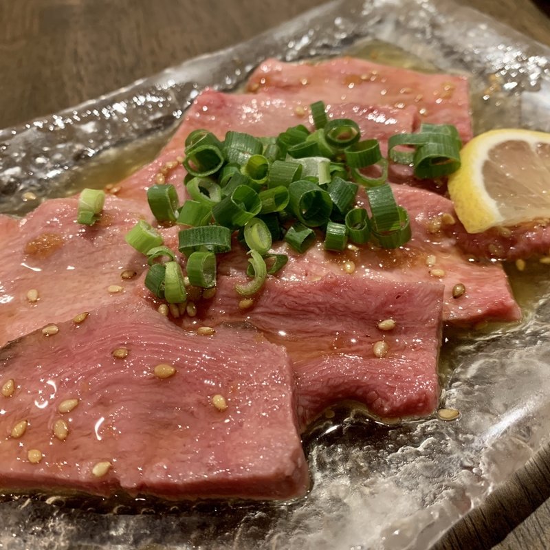 牛タン刺し(鳥光國 錦糸町北口店)