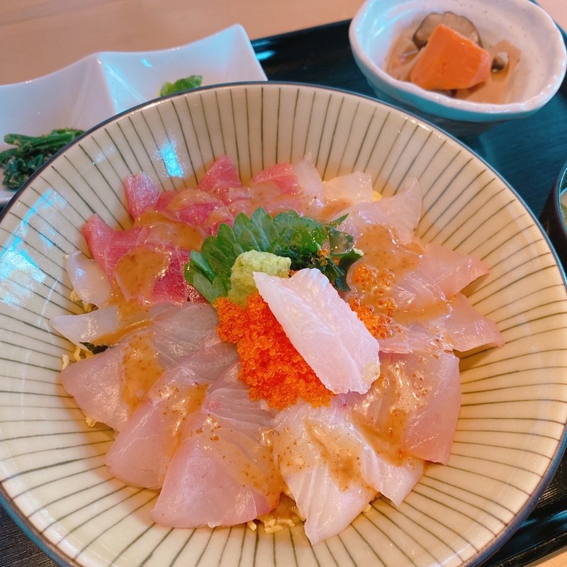 海鮮丼(よりあい処 つしま)