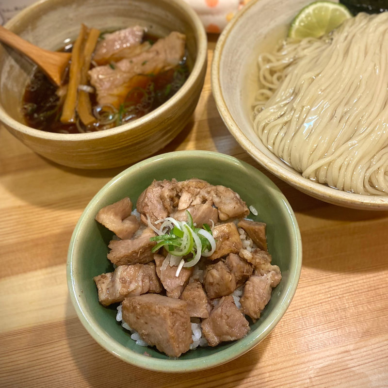 ごろ肉ごはん(迂直 （ウチョク） )
