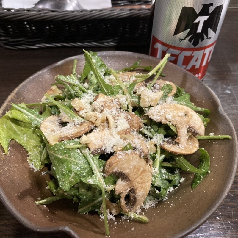 ルッコラと生マッシュルームのサラダハーフ(Enoteca 眞  （エノテカシン）)