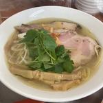 ラムとほんのり鯛香るスープ　塩(栃木中華そば 神志)