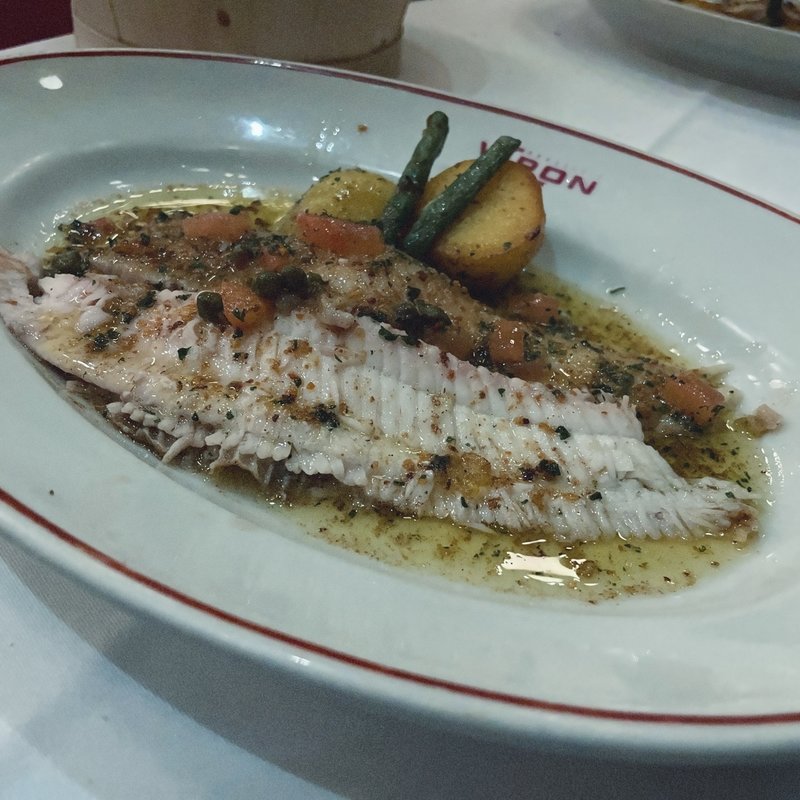フランス産ドーバーソール（肉厚 舌ヒラメ）のムニエル プロヴァンス風焦がしバターソース(ブラッスリー・ヴィロン 丸の内店 （Brasserie VIRON ）)