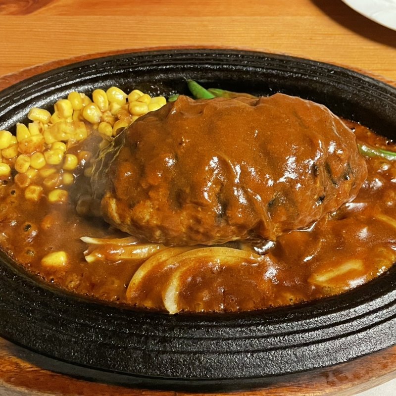 ビーフ100%手ごねハンバーグ 自家製デミグラスソース(ミートダイニング ゴッサム)