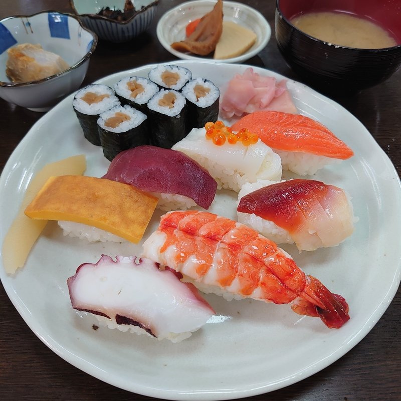 ランチ にぎり (大きめ)(喜作鮨 )