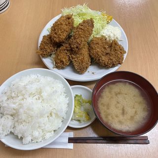カキフライ定食＋ヒレカツ1個トッピング(山家 上野店)