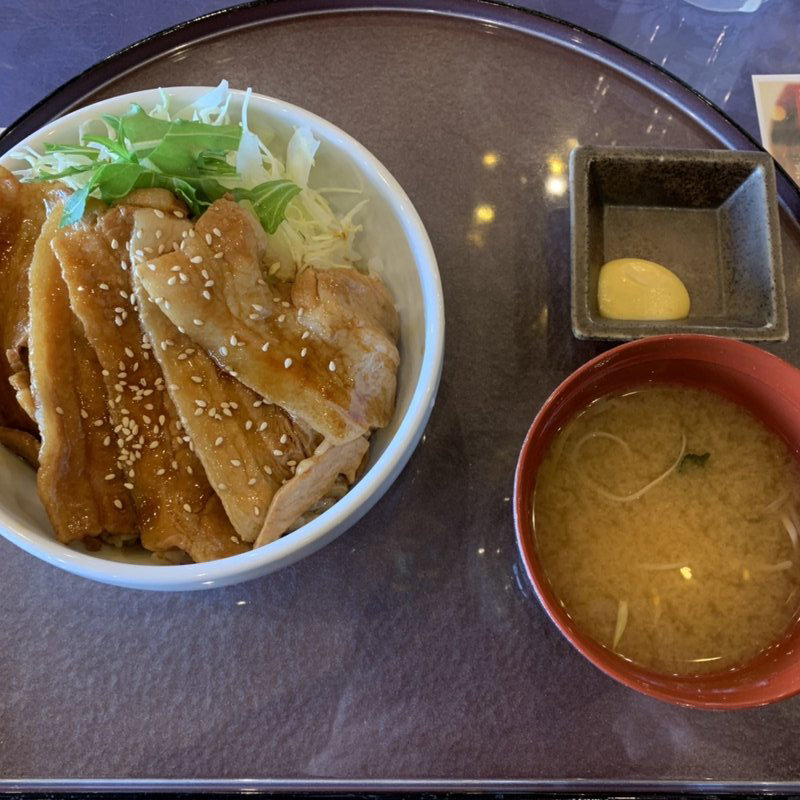 煮豚丼(オーク・ヒルズカントリークラブ )
