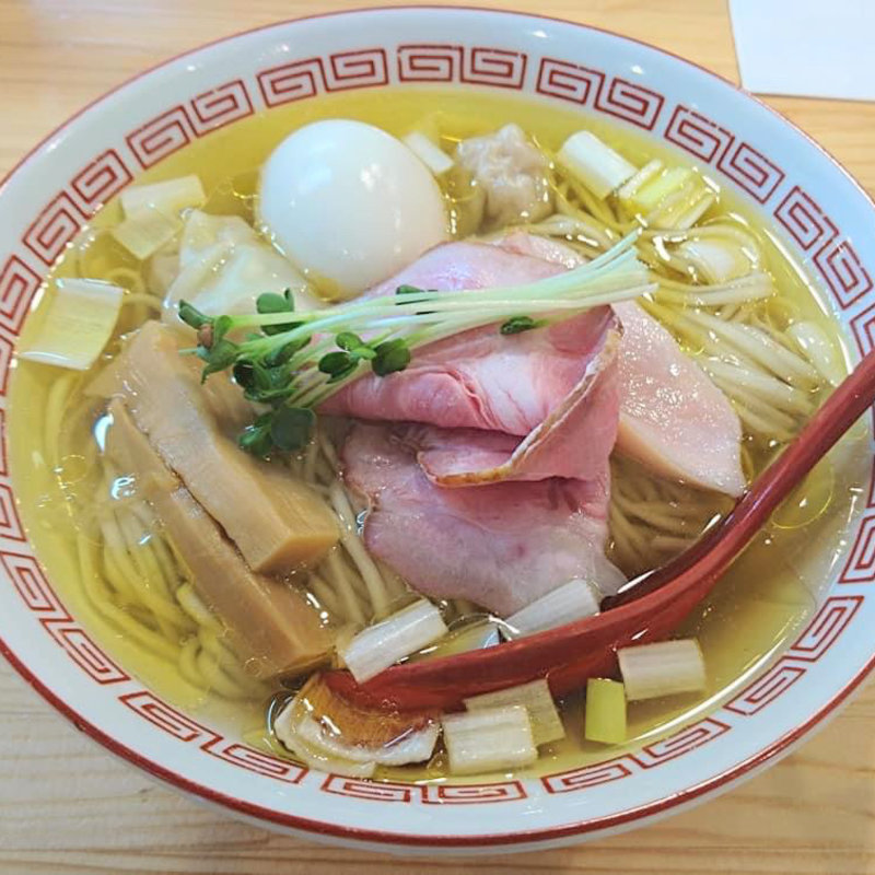 特級白醤油中華そば(松)(自家製麺 くろ松)
