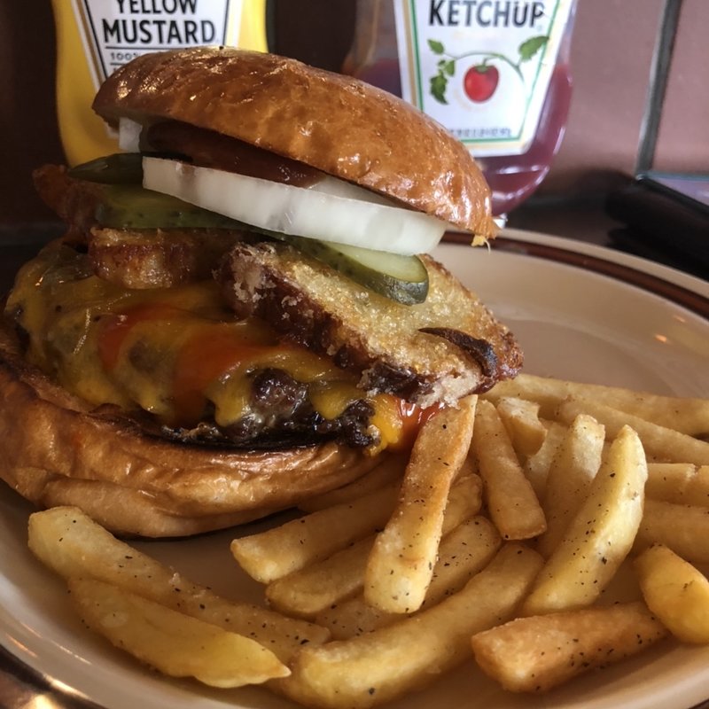 マンスリーバーガー(LAIDBACK by Burgerlion)