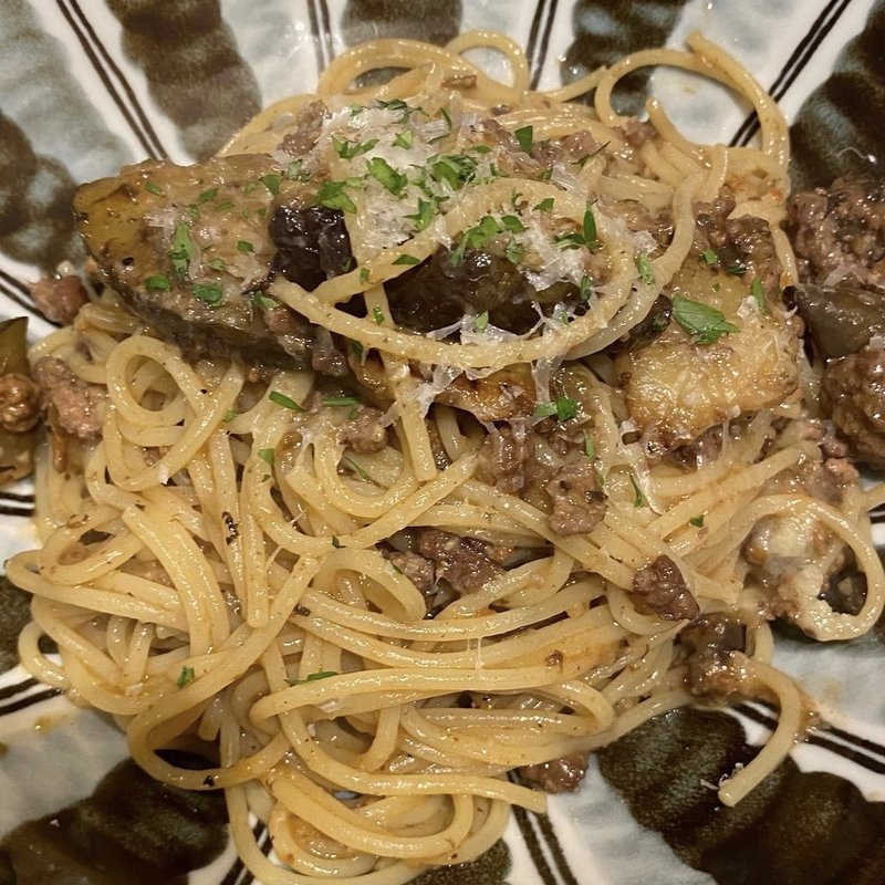 茄子とアンチョビのボロネーゼ(壁の穴 そごう横浜店)