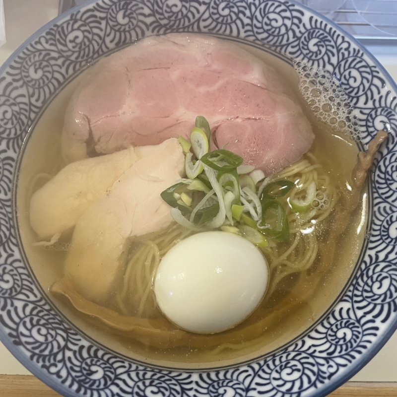白醤油ラーメン(藁しべ)