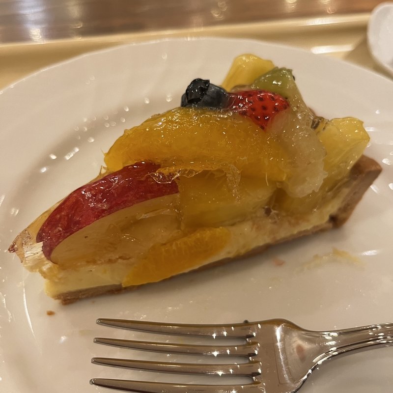 フルーツタルト(デリス タルト&カフェ KITTE博多店)