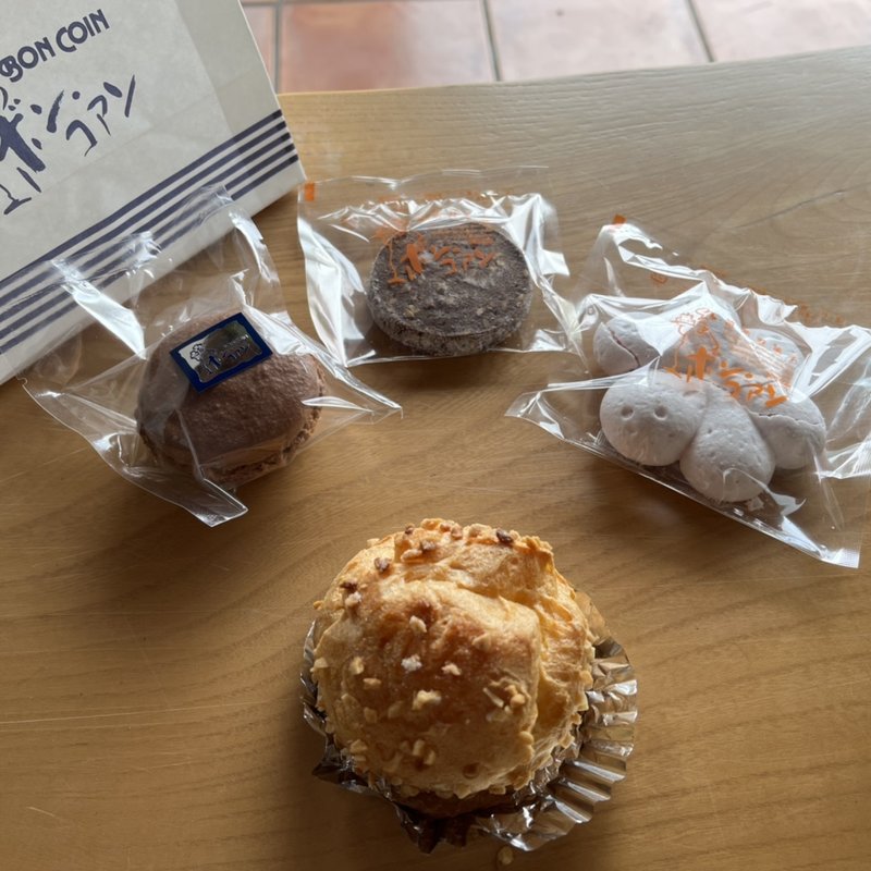 メレンゲ、マカロン、クッキー、シュークリーム(菓子工房 BON COIN ボン・コアン 宮の森店)