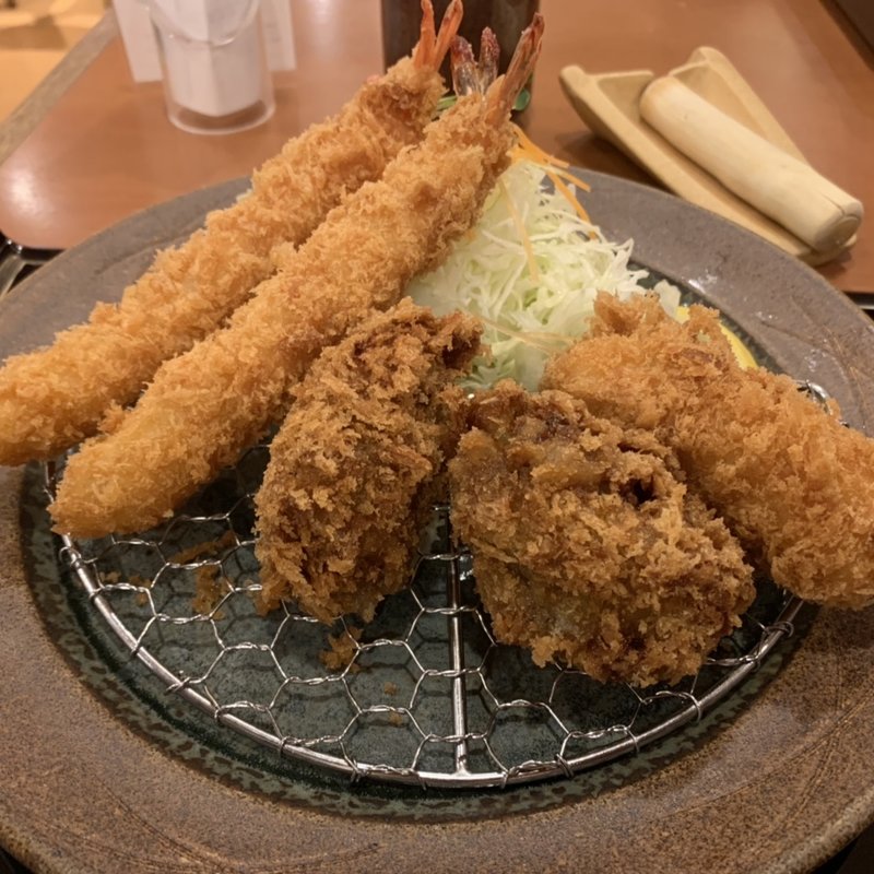 カキ海老2本定食(やわらかとんかつ彦家)