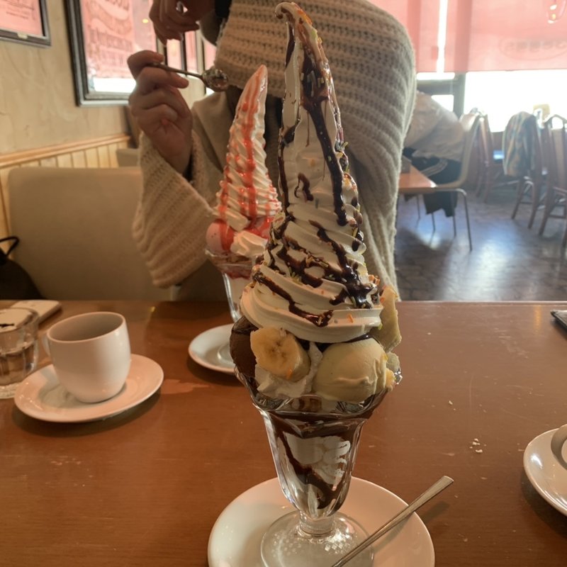 チョコバナナパフェ(Cafe 3eggs)