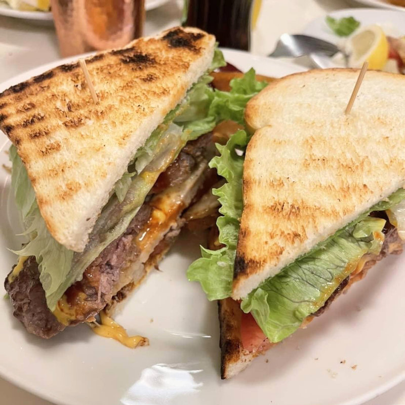 ビーフパテBLTサンド(ベーカーバウンス)