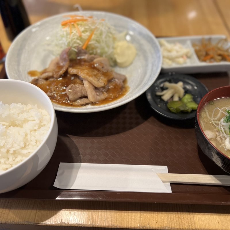 しょうが焼き定食(酒と飯　たまる食堂)