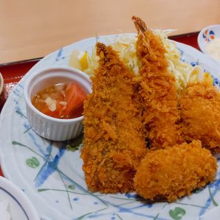 魚河岸フライ定食(築地食堂源ちゃん 神保町店 )