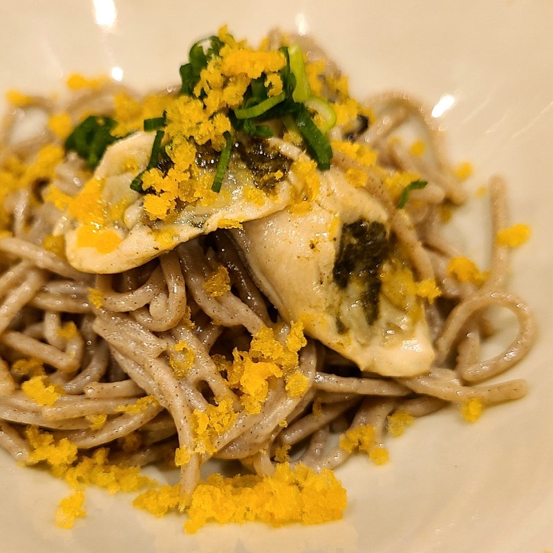 牡蠣と蕎麦の唐墨ペペロンチーノ(池袋 一龍庵)