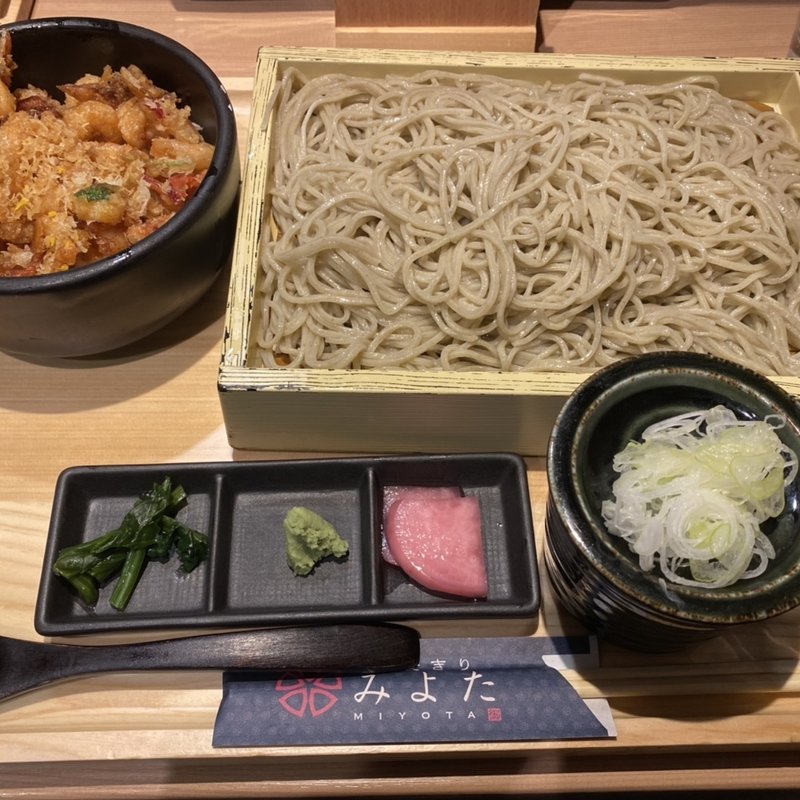 板せいろ御膳海鮮天チラシ丼(蕎麦きり みよた 八重洲地下店)