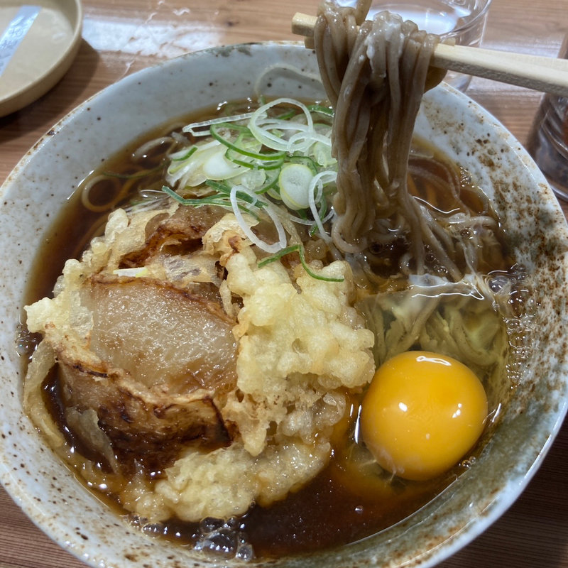 そば+玉ねぎ天+玉子(そば処二葉 神田駅南口店)