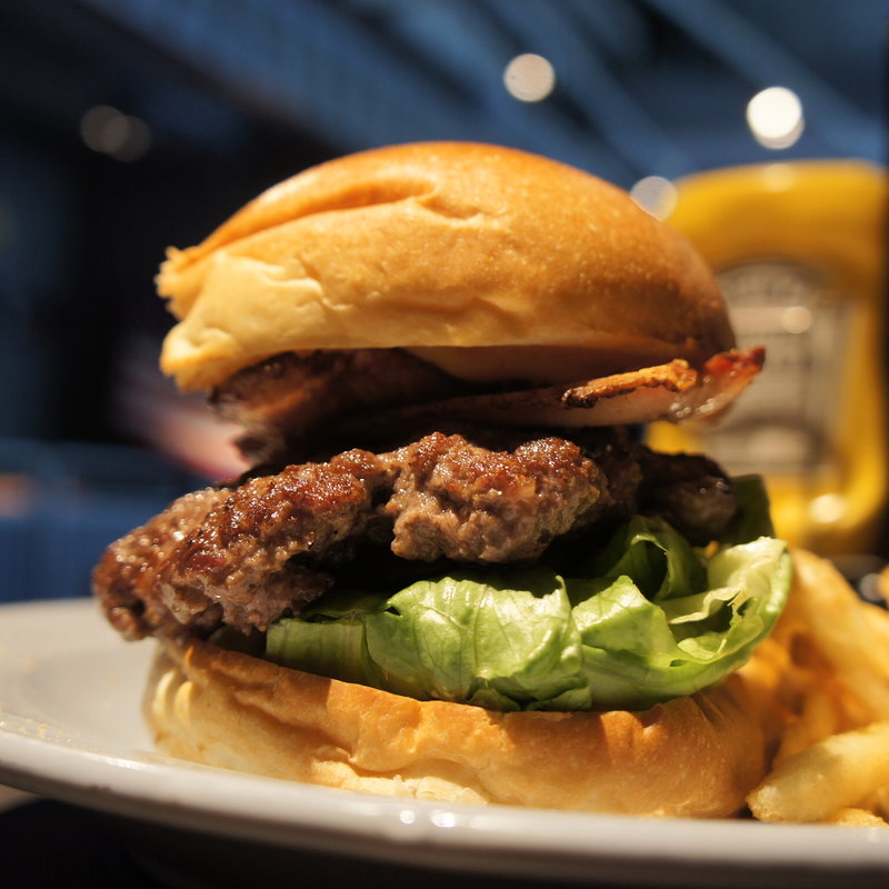 B.L.Tバーガー(under the cascade)