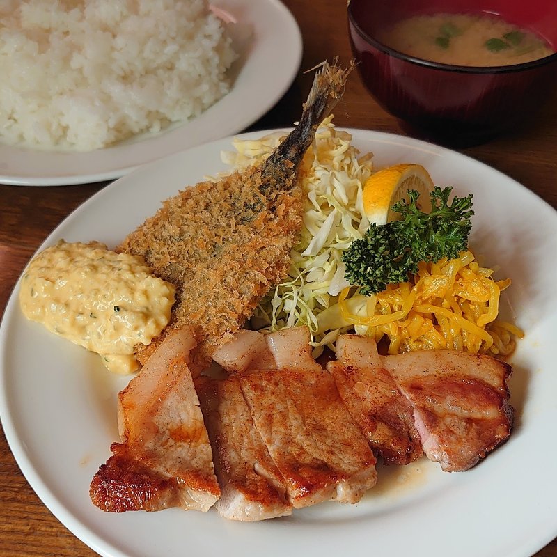 デラックスランチ(洋食 大かわ （オオカワ）)