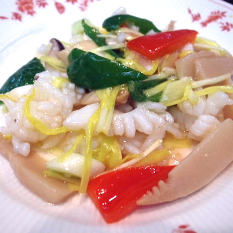 モンゴウイカと黄ニラの炒め（韮黄墨魷花）(四川料理 剣閣)