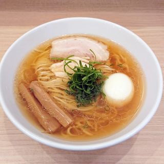 白醤油らぁ麺(味玉トッピング)(らぁ麺麦造)