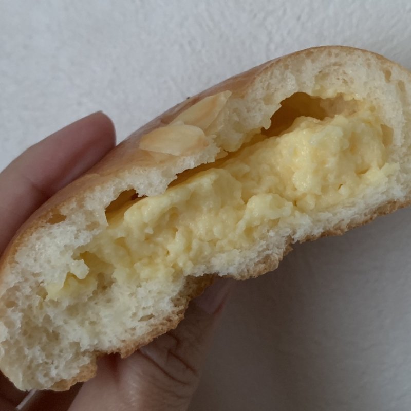 クリームパン(Lille far)