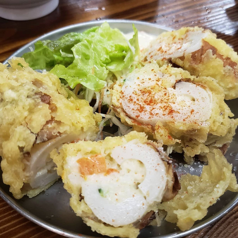 ポテトサラダ入りちくわ天ぷら(大衆食堂スタンドそのだ五反田店)