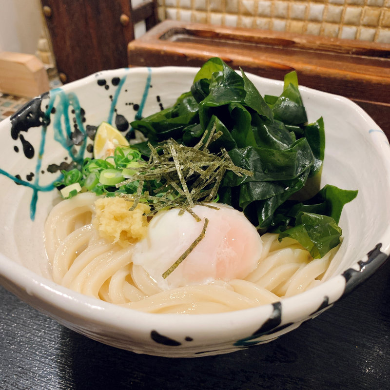 温玉わかめ生醤油うどん(たけうちうどん店 )