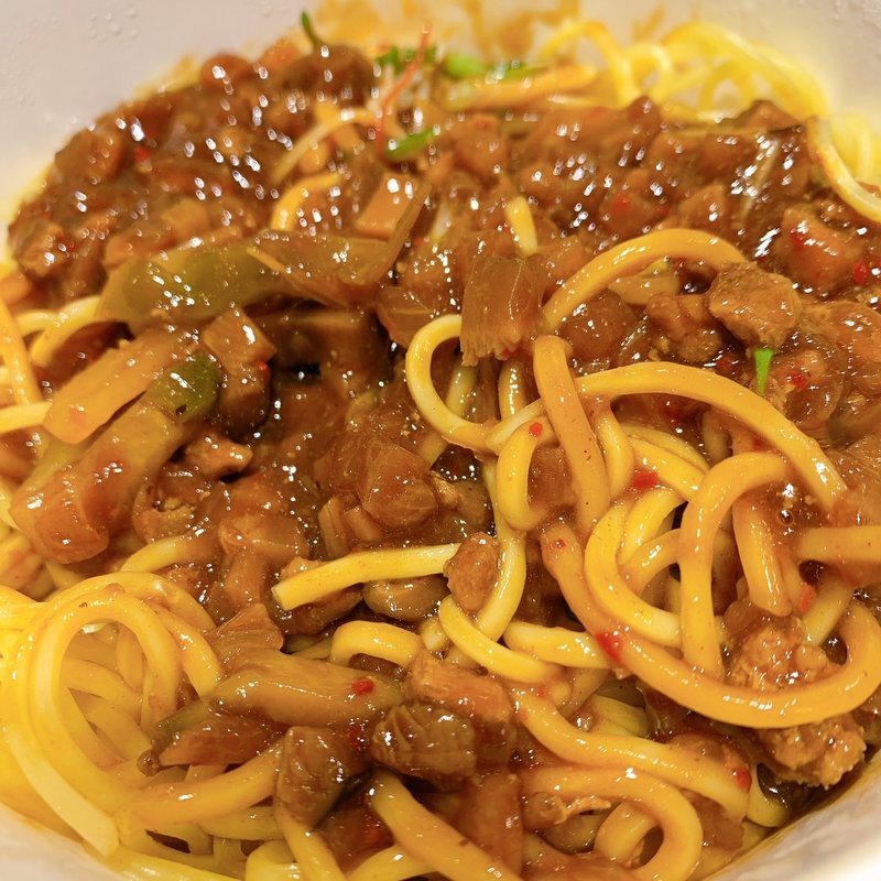 ジャージャー麺(セブン-イレブン 明大前すずらん通り店)