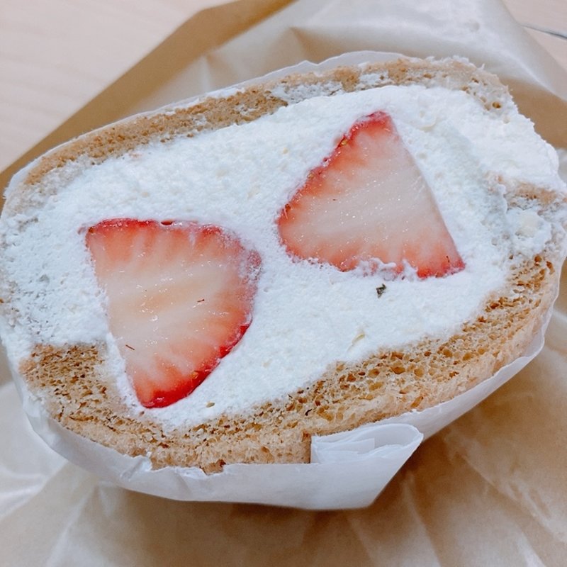 苺とホワイトチョコのクリームサンド(パークサウスサンドイッチ)