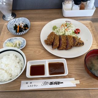 牛カツ定食(定食と喫茶 ボルドー)