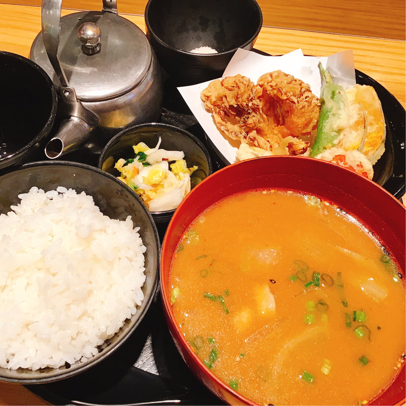 具たくさん豚汁(24/7 café apartment 梅田)