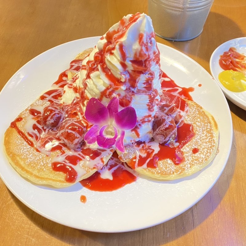 ストロベリーパンケーキ(フラ カフェ （HULA CAFE）)