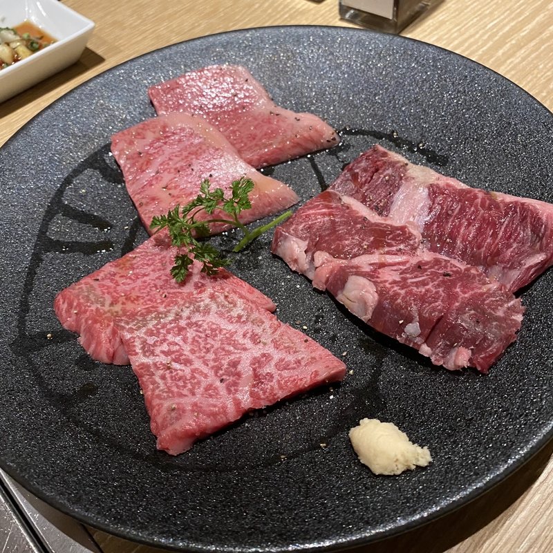 カルビ、ハラミ、イチボ(横浜焼肉kintan)