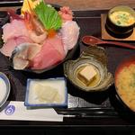 海鮮丼(魚釜 日本橋横山町店)