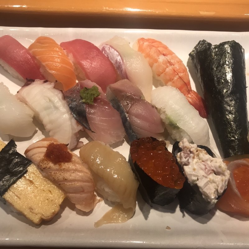 メガ盛りにぎり(うまい鮨勘 赤坂支店)